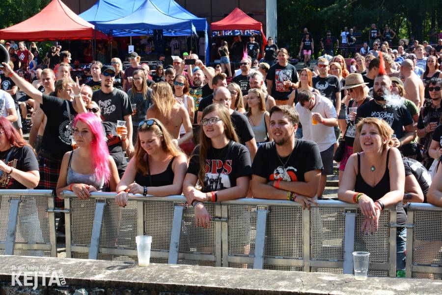 Valník podvacáté: Slánský festival viděl Visací zámek, Wohnout i Prague Conspiracy