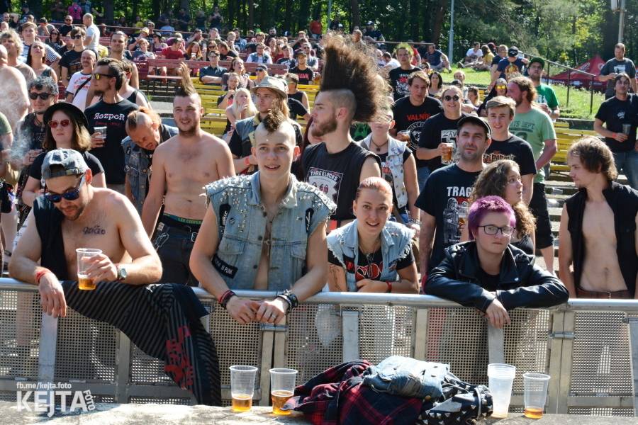 Valník podvacáté: Slánský festival viděl Visací zámek, Wohnout i Prague Conspiracy