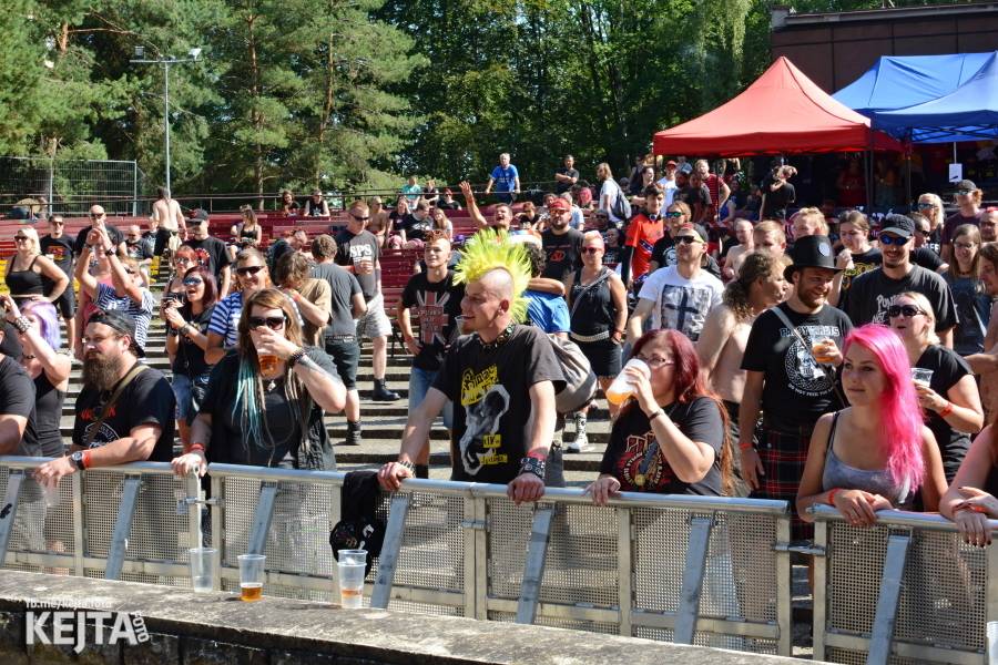 Valník podvacáté: Slánský festival viděl Visací zámek, Wohnout i Prague Conspiracy