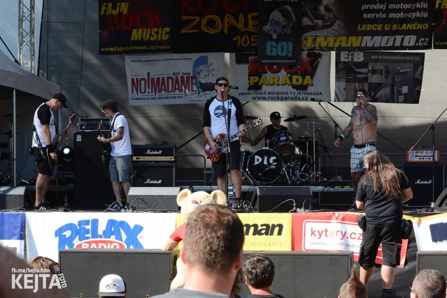 Valník podvacáté: Slánský festival viděl Visací zámek, Wohnout i Prague Conspiracy