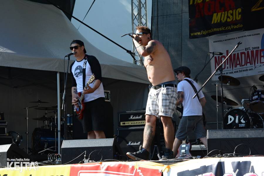 Valník podvacáté: Slánský festival viděl Visací zámek, Wohnout i Prague Conspiracy