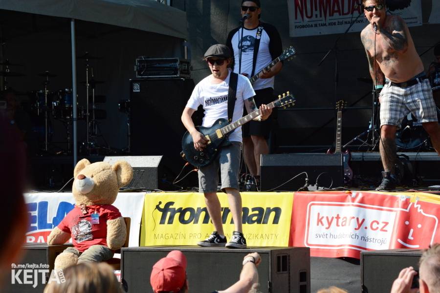 Valník podvacáté: Slánský festival viděl Visací zámek, Wohnout i Prague Conspiracy