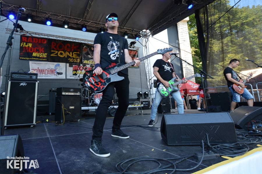 Valník podvacáté: Slánský festival viděl Visací zámek, Wohnout i Prague Conspiracy