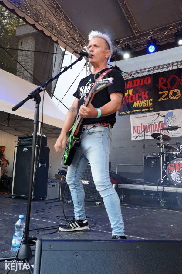 Valník podvacáté: Slánský festival viděl Visací zámek, Wohnout i Prague Conspiracy