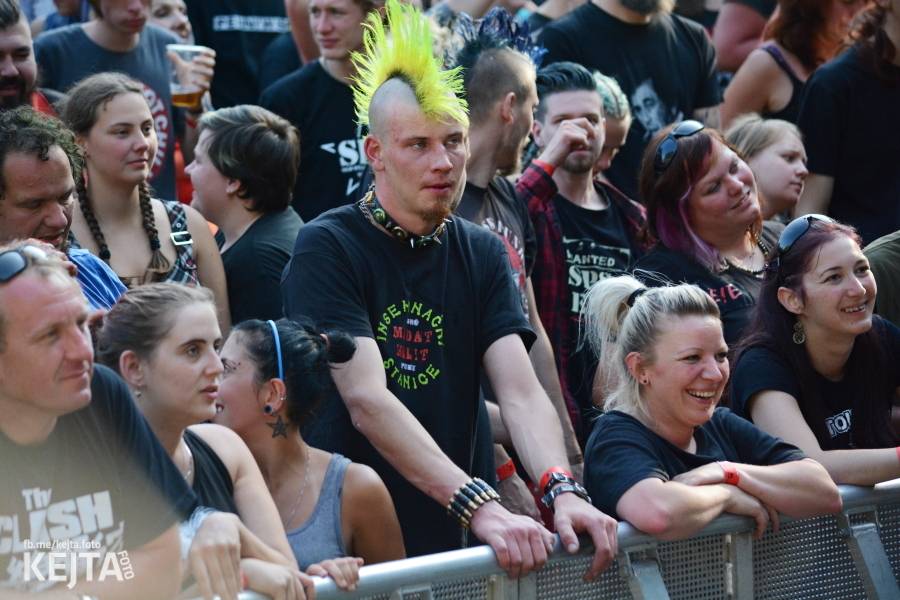 Valník podvacáté: Slánský festival viděl Visací zámek, Wohnout i Prague Conspiracy