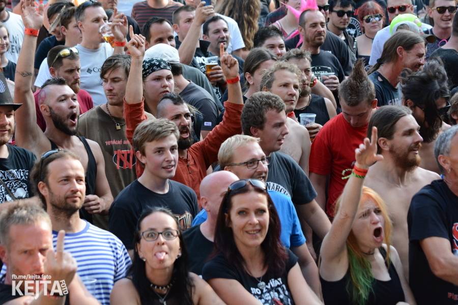 Valník podvacáté: Slánský festival viděl Visací zámek, Wohnout i Prague Conspiracy