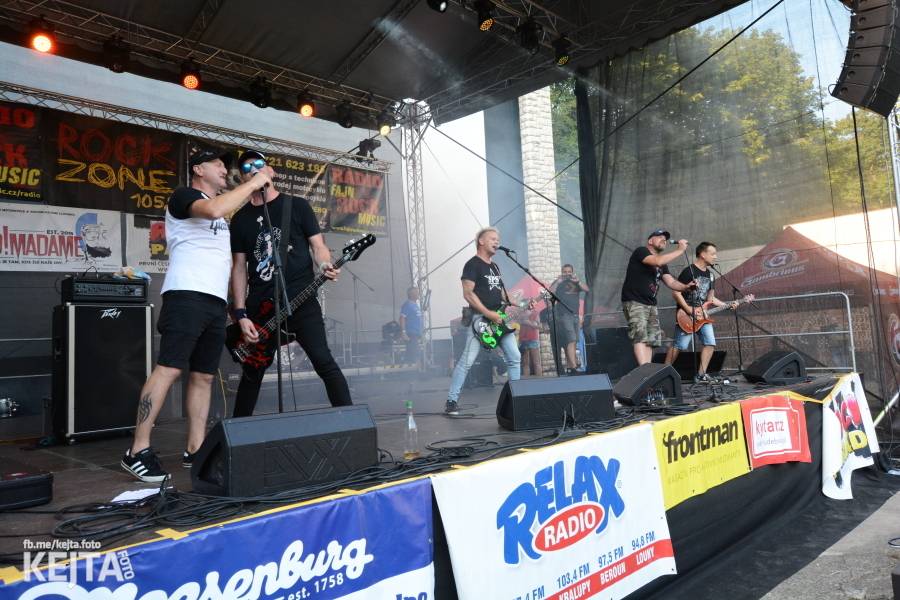 Valník podvacáté: Slánský festival viděl Visací zámek, Wohnout i Prague Conspiracy