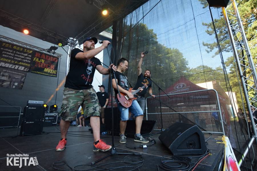 Valník podvacáté: Slánský festival viděl Visací zámek, Wohnout i Prague Conspiracy