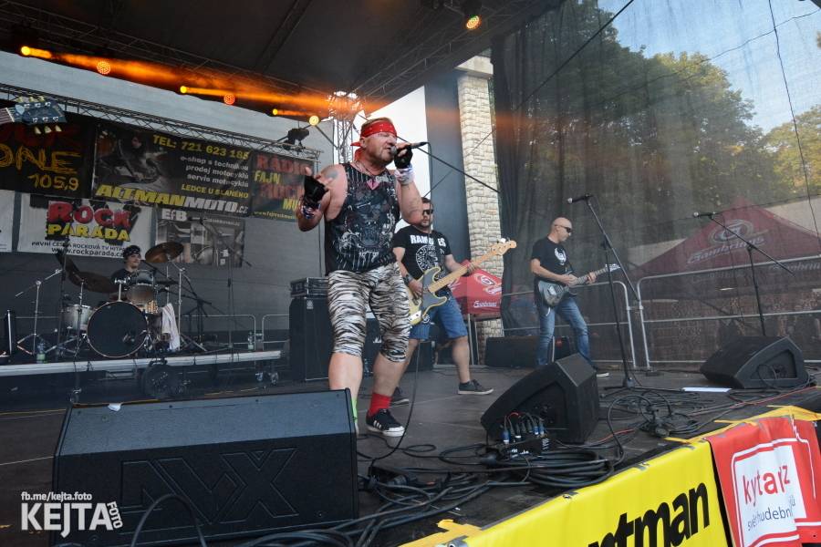 Valník podvacáté: Slánský festival viděl Visací zámek, Wohnout i Prague Conspiracy