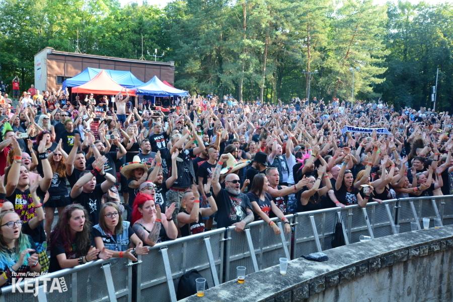 Valník podvacáté: Slánský festival viděl Visací zámek, Wohnout i Prague Conspiracy