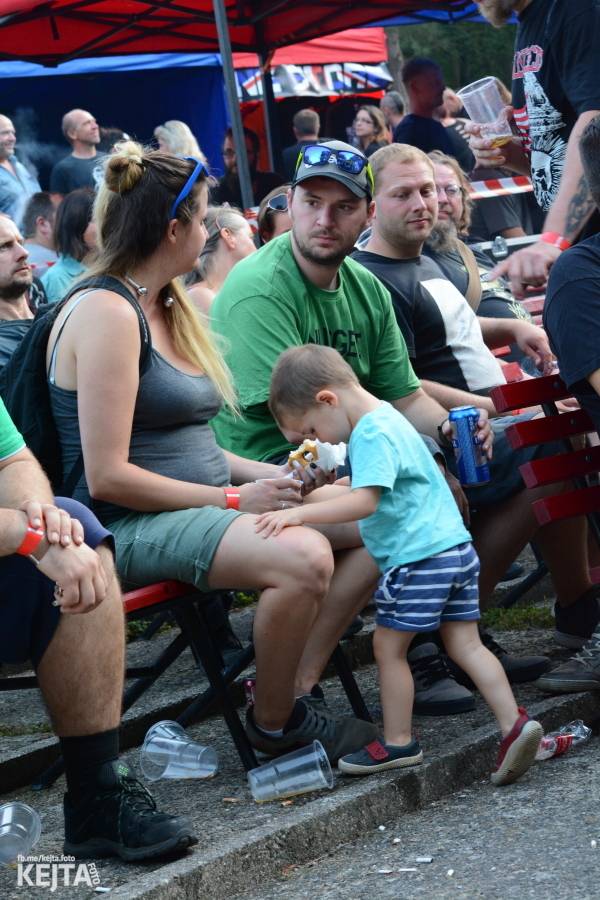 Valník podvacáté: Slánský festival viděl Visací zámek, Wohnout i Prague Conspiracy