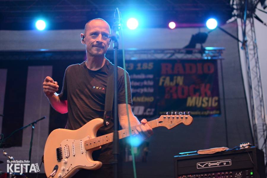 Valník podvacáté: Slánský festival viděl Visací zámek, Wohnout i Prague Conspiracy