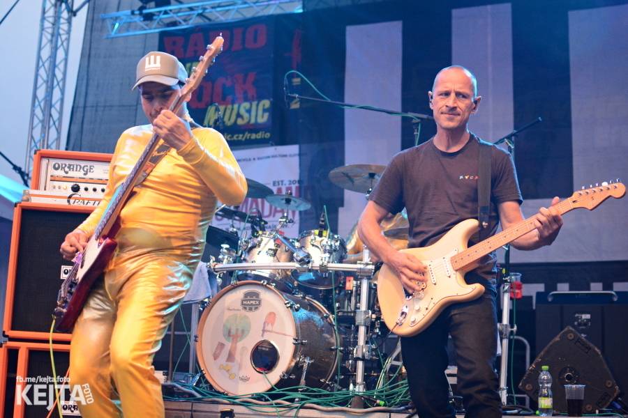 Valník podvacáté: Slánský festival viděl Visací zámek, Wohnout i Prague Conspiracy