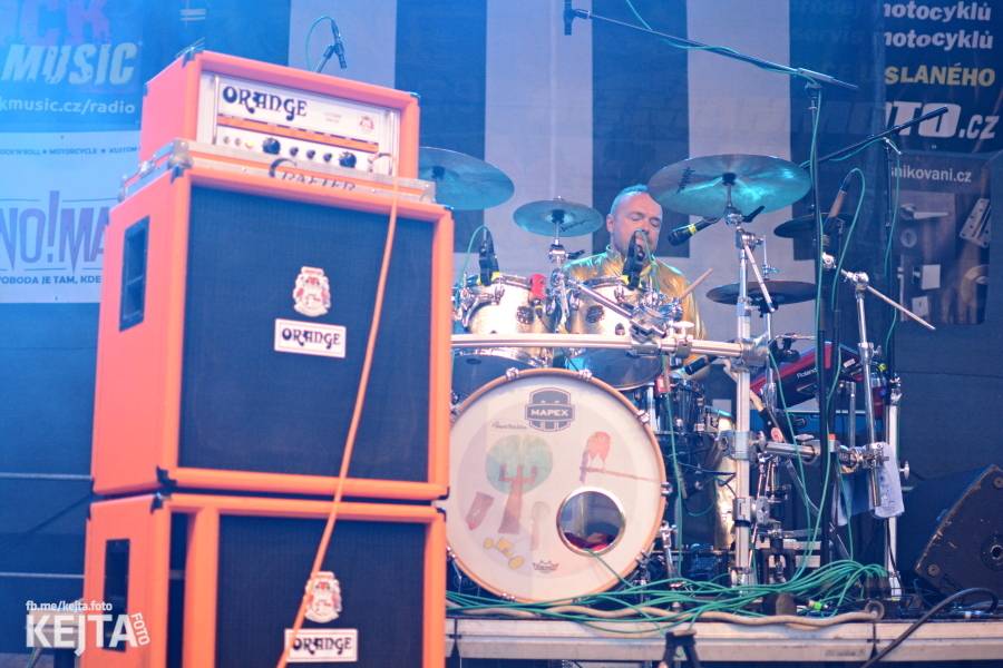 Valník podvacáté: Slánský festival viděl Visací zámek, Wohnout i Prague Conspiracy