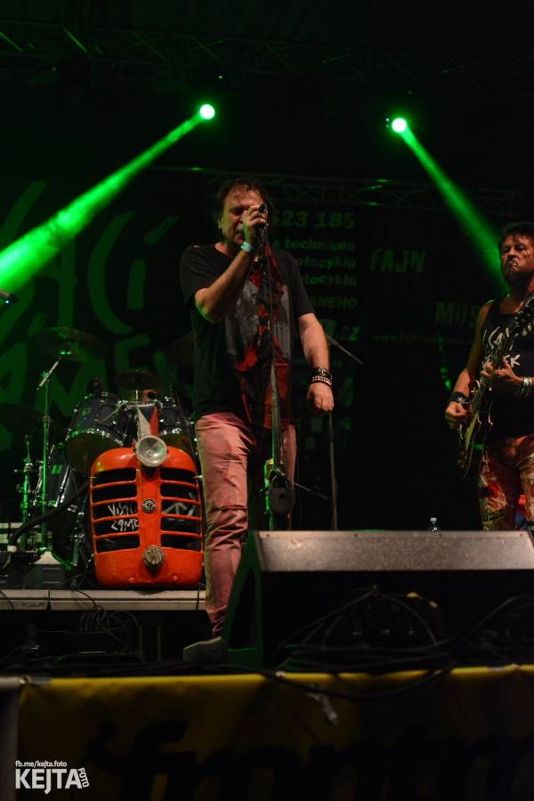 Valník podvacáté: Slánský festival viděl Visací zámek, Wohnout i Prague Conspiracy