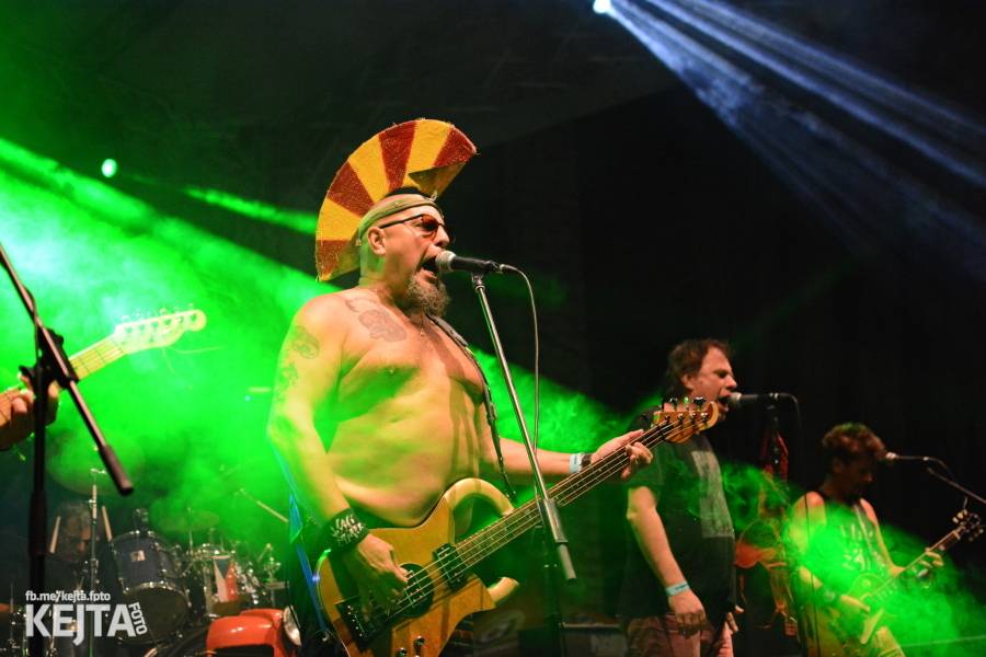 Valník podvacáté: Slánský festival viděl Visací zámek, Wohnout i Prague Conspiracy