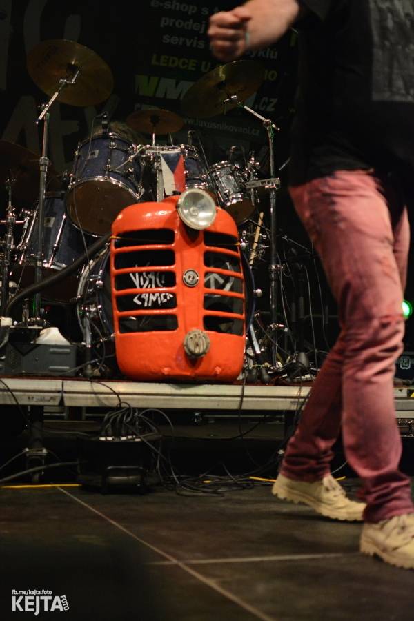 Valník podvacáté: Slánský festival viděl Visací zámek, Wohnout i Prague Conspiracy