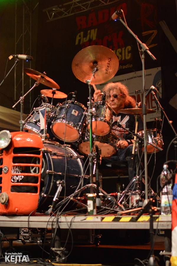 Valník podvacáté: Slánský festival viděl Visací zámek, Wohnout i Prague Conspiracy