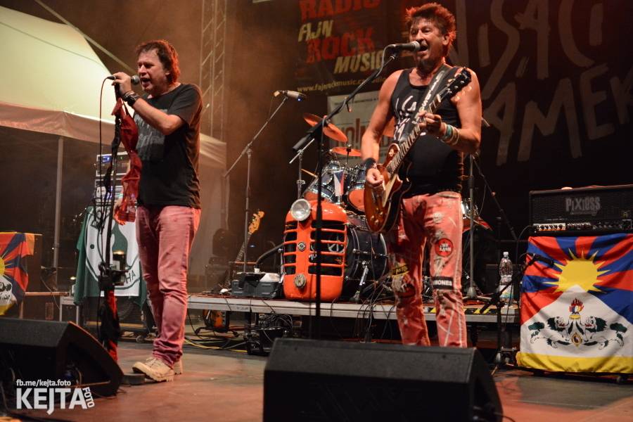 Valník podvacáté: Slánský festival viděl Visací zámek, Wohnout i Prague Conspiracy