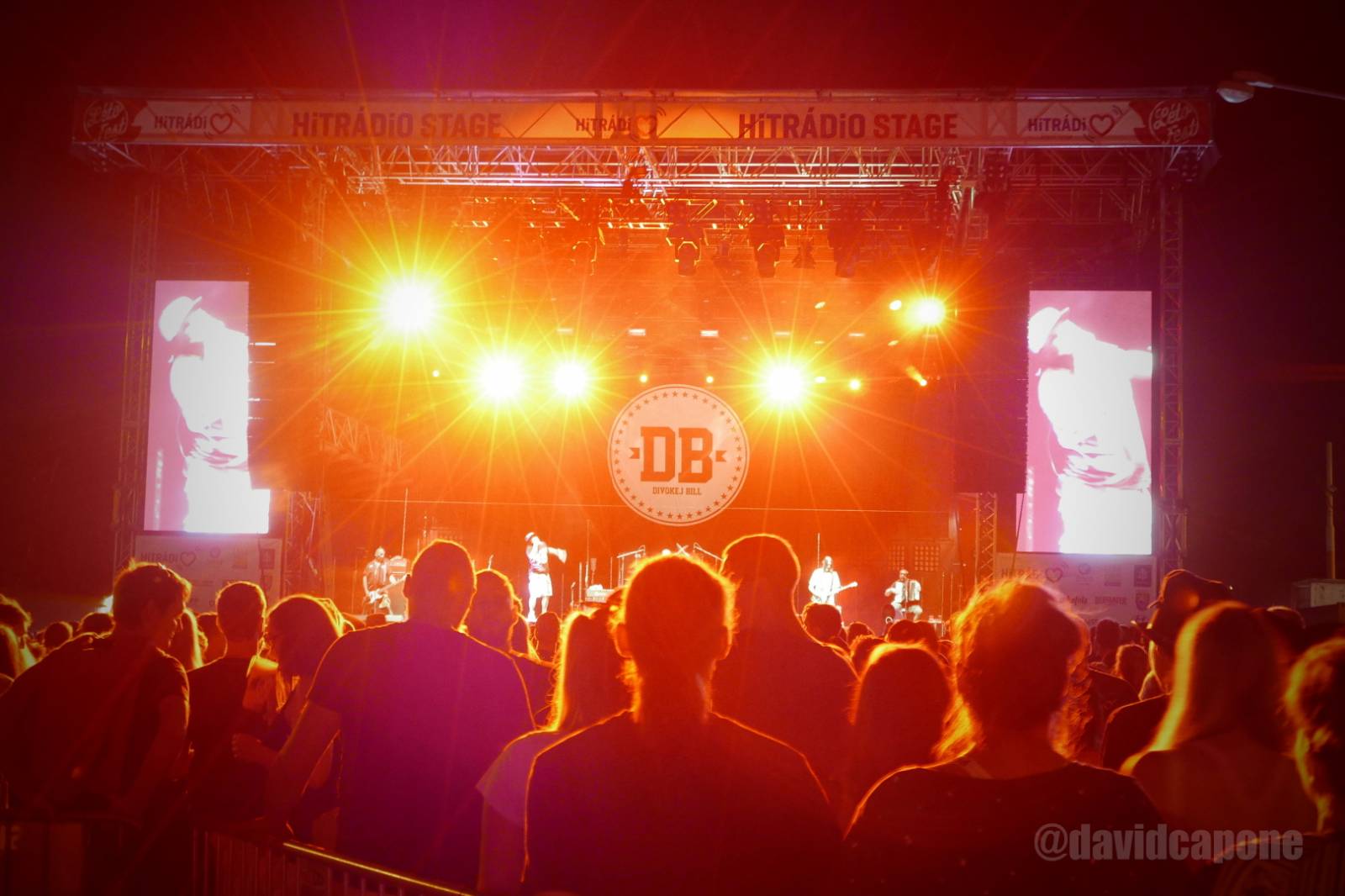 Druhý den plzeňského Létofestu je za námi. Vystoupili Divokej Bill, vypsaná fiXa a Wanastowi Vjecy