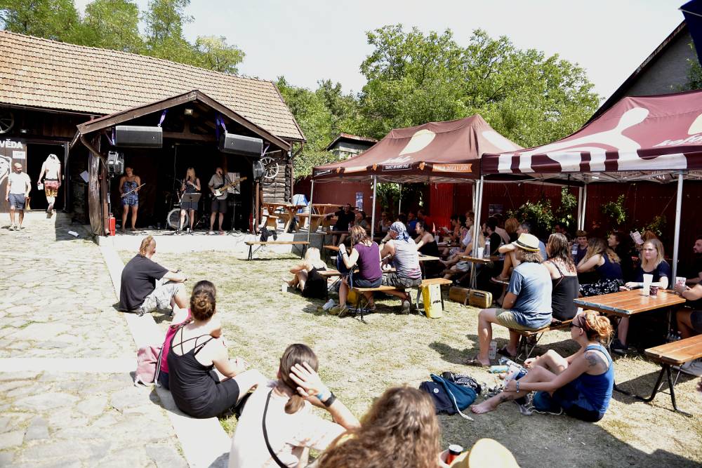 Festival Banát: Několikadenní akce v Rumunsku s českými kapelami. Takhle to tam vypadalo letos