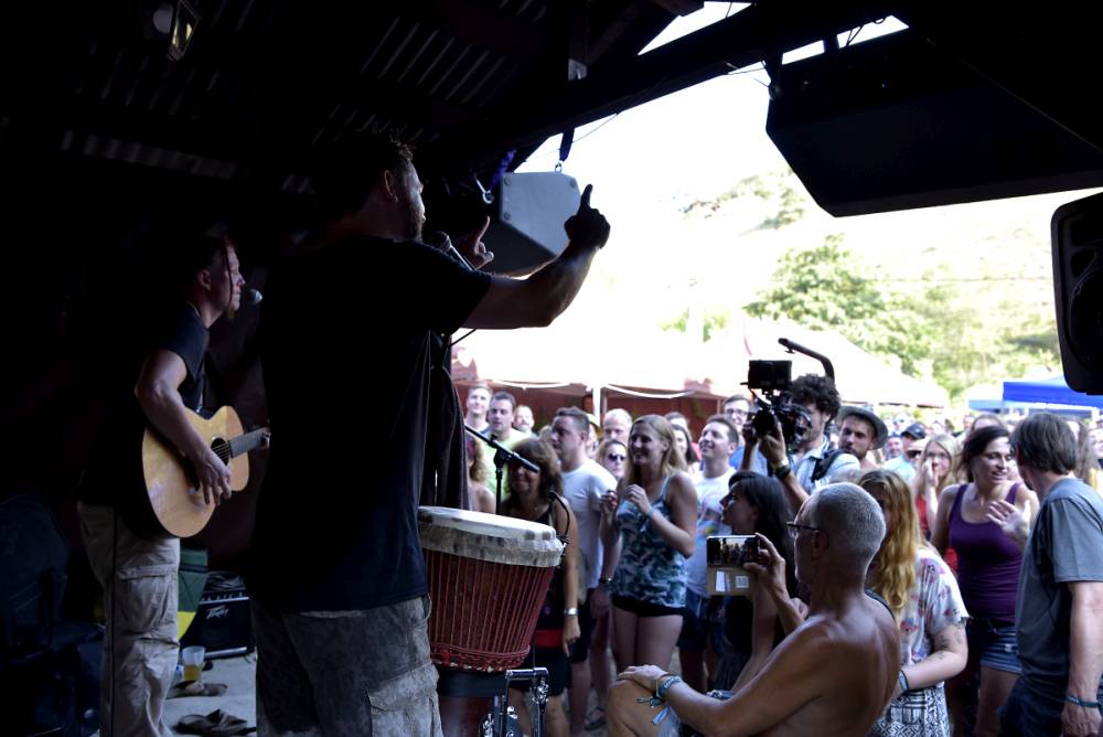 Festival Banát: Několikadenní akce v Rumunsku s českými kapelami. Takhle to tam vypadalo letos