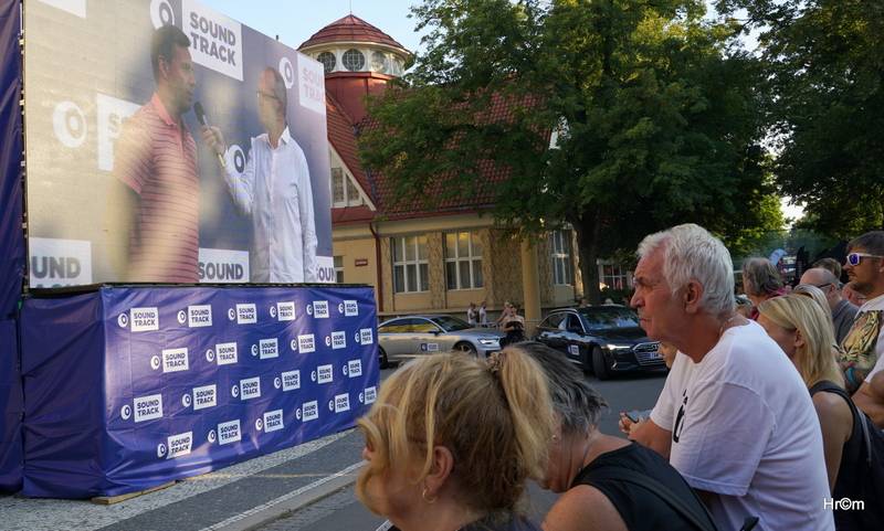 Na Soundtracku Poděbrady převzal cenu Ivan Hlas, Martin Dejdar oživil Šakalí léta