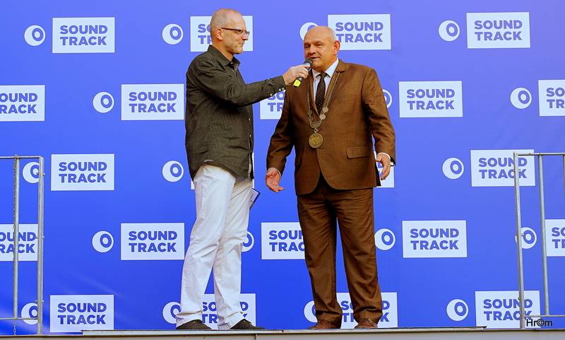 Vrcholem dalšího dne Soundtracku Poděbrady byl Amadeus s živým orchestrem. Příští rok bude James Bond