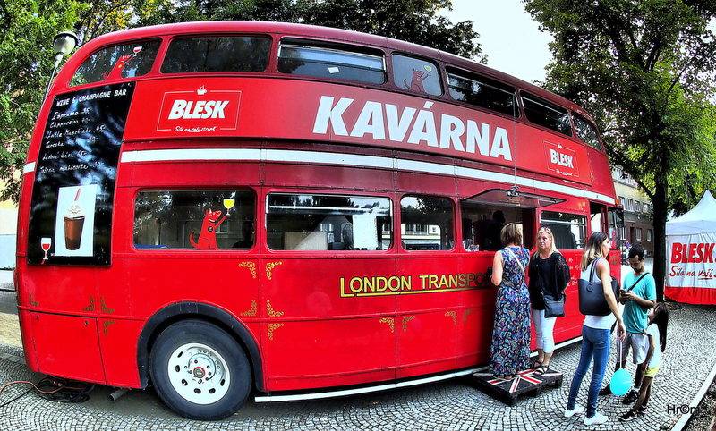 Vrcholem dalšího dne Soundtracku Poděbrady byl Amadeus s živým orchestrem. Příští rok bude James Bond