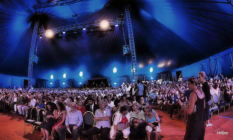 Vrcholem dalšího dne Soundtracku Poděbrady byl Amadeus s živým orchestrem. Příští rok bude James Bond