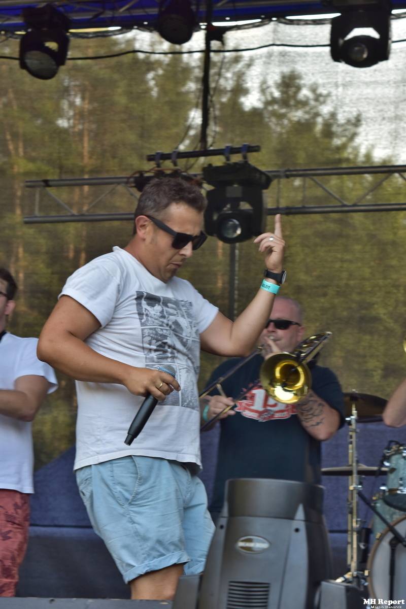 Kozolupy se loučily s prázdninami. Rockové léto na Mži hostilo Citron, Komunál i Morčata na útěku