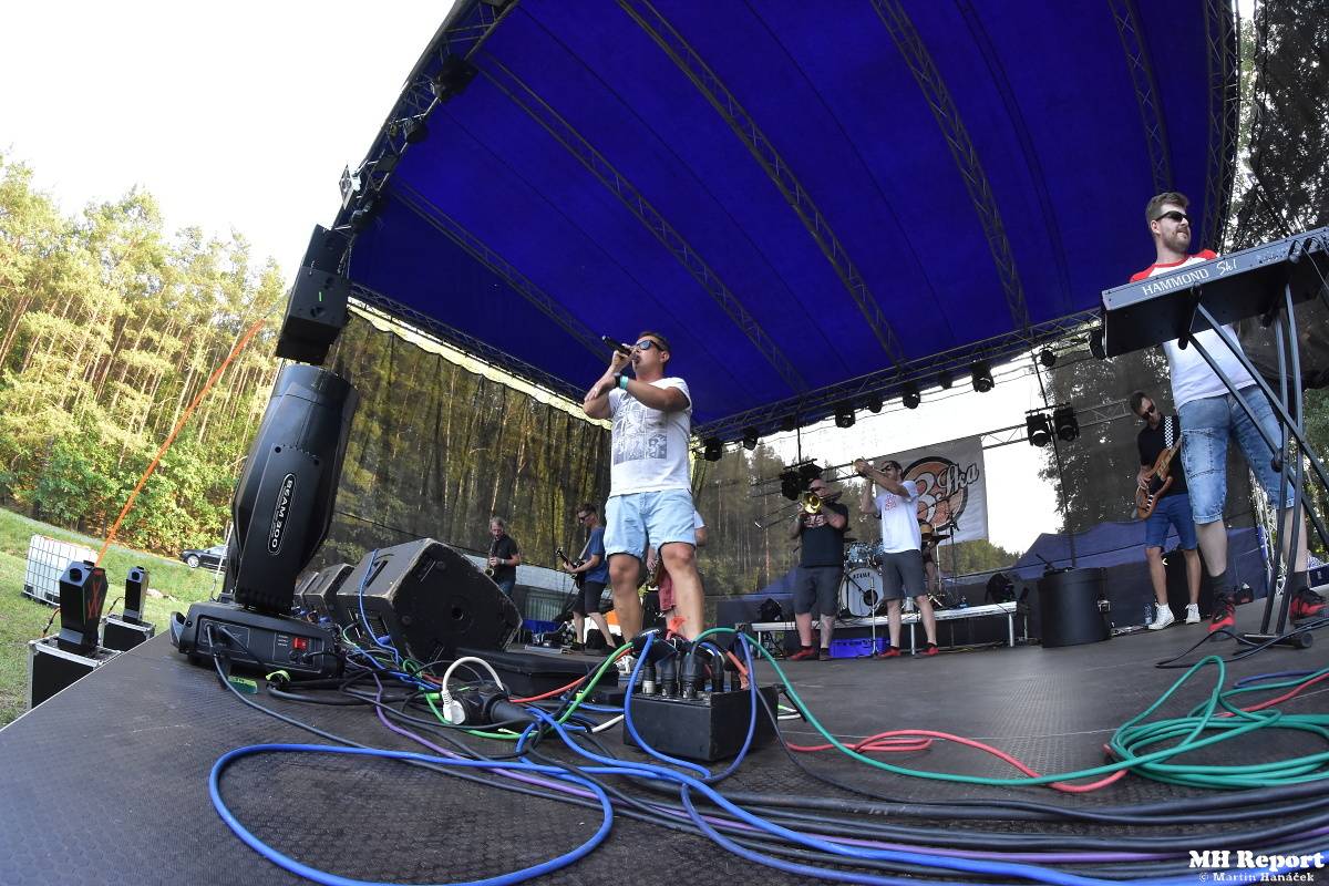 Kozolupy se loučily s prázdninami. Rockové léto na Mži hostilo Citron, Komunál i Morčata na útěku