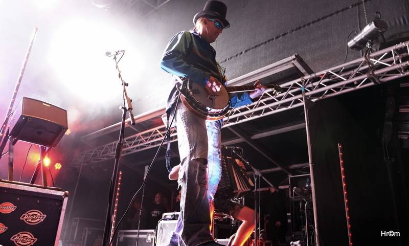 Divokej Bill Doma: V Úvalech zahrál sousedům a kamarádům, vystoupili i Medvěd 009 a Tereza Balonová