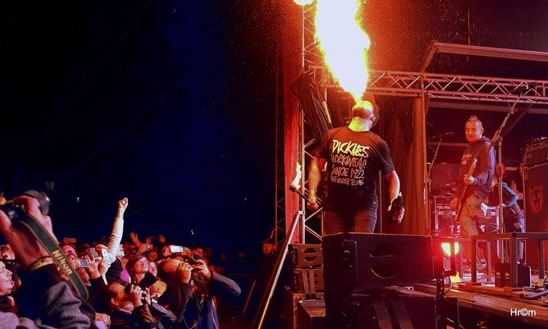 Divokej Bill Doma: V Úvalech zahrál sousedům a kamarádům, vystoupili i Medvěd 009 a Tereza Balonová