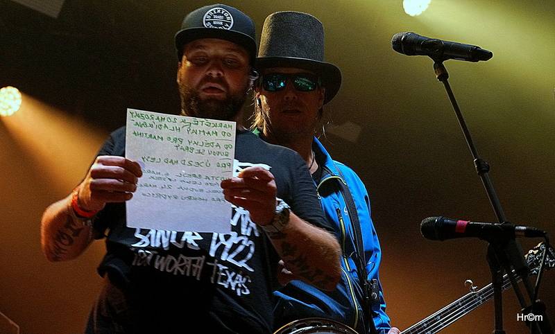 Divokej Bill Doma: V Úvalech zahrál sousedům a kamarádům, vystoupili i Medvěd 009 a Tereza Balonová