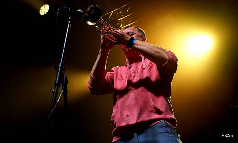 Divokej Bill Doma: V Úvalech zahrál sousedům a kamarádům, vystoupili i Medvěd 009 a Tereza Balonová