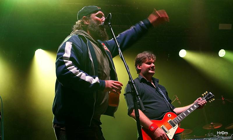 Divokej Bill Doma: V Úvalech zahrál sousedům a kamarádům, vystoupili i Medvěd 009 a Tereza Balonová