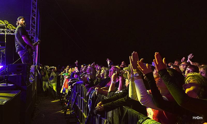 Divokej Bill Doma: V Úvalech zahrál sousedům a kamarádům, vystoupili i Medvěd 009 a Tereza Balonová