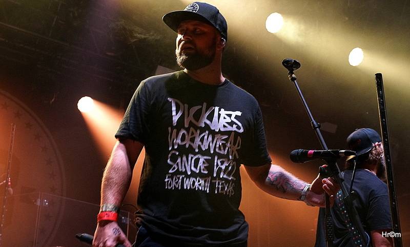 Divokej Bill Doma: V Úvalech zahrál sousedům a kamarádům, vystoupili i Medvěd 009 a Tereza Balonová