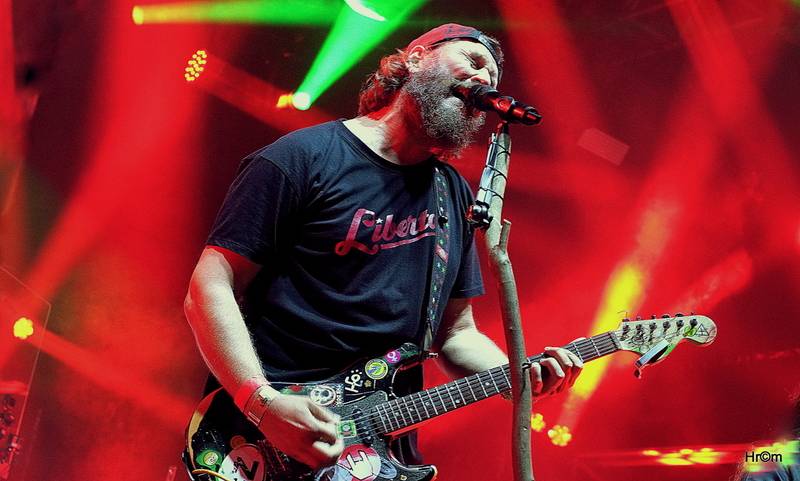 Divokej Bill Doma: V Úvalech zahrál sousedům a kamarádům, vystoupili i Medvěd 009 a Tereza Balonová