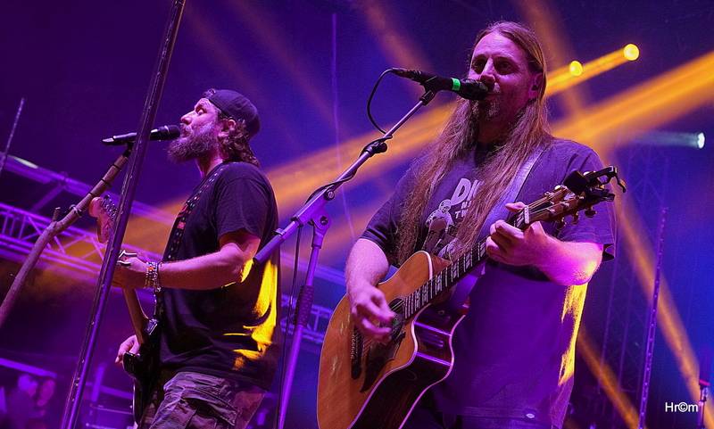 Divokej Bill Doma: V Úvalech zahrál sousedům a kamarádům, vystoupili i Medvěd 009 a Tereza Balonová