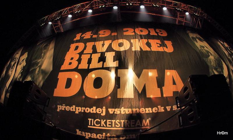 Divokej Bill Doma: V Úvalech zahrál sousedům a kamarádům, vystoupili i Medvěd 009 a Tereza Balonová