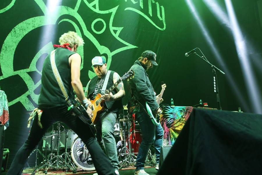 Alice Cooper v Bratislavě: Středověký hrad, poprava gilotinou i svěrací kazajka