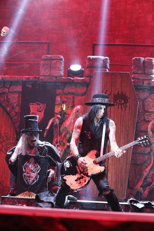 Alice Cooper v Bratislavě: Středověký hrad, poprava gilotinou i svěrací kazajka