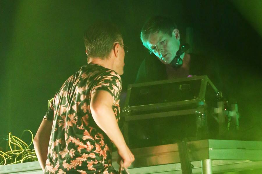 Islandské duo GusGus si svou elektronikou podmanilo brněnskou Flédu