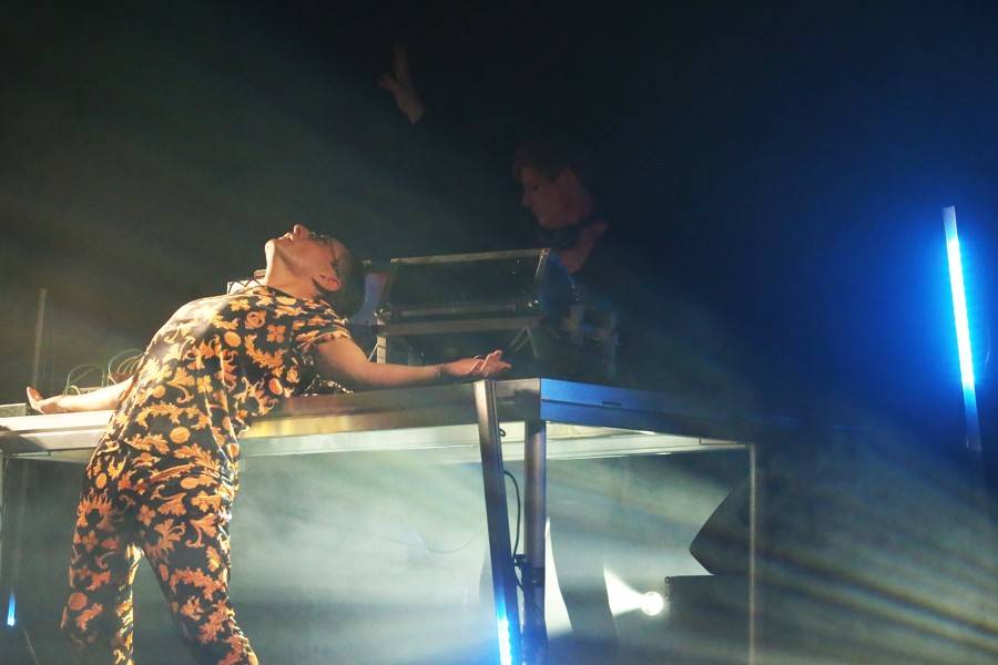 Islandské duo GusGus si svou elektronikou podmanilo brněnskou Flédu