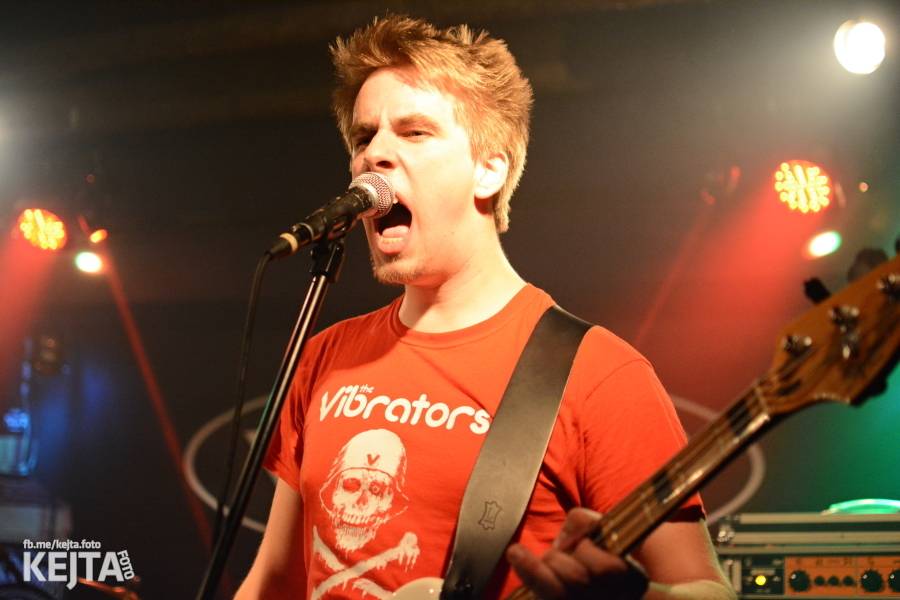 Pogo, punk a rock'n'roll: The Fialky a N.V.Ú. ve Vagonu