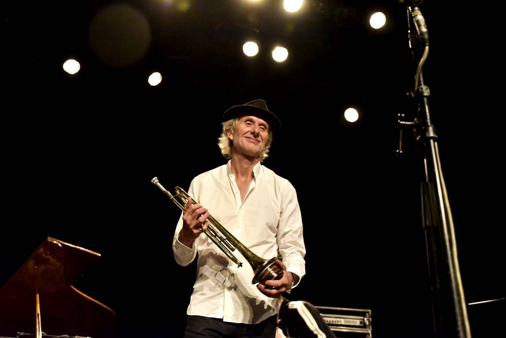 Jazzový trumpetista Erik Truffaz a rapper Nya strhli publikum v pražské Akropoli