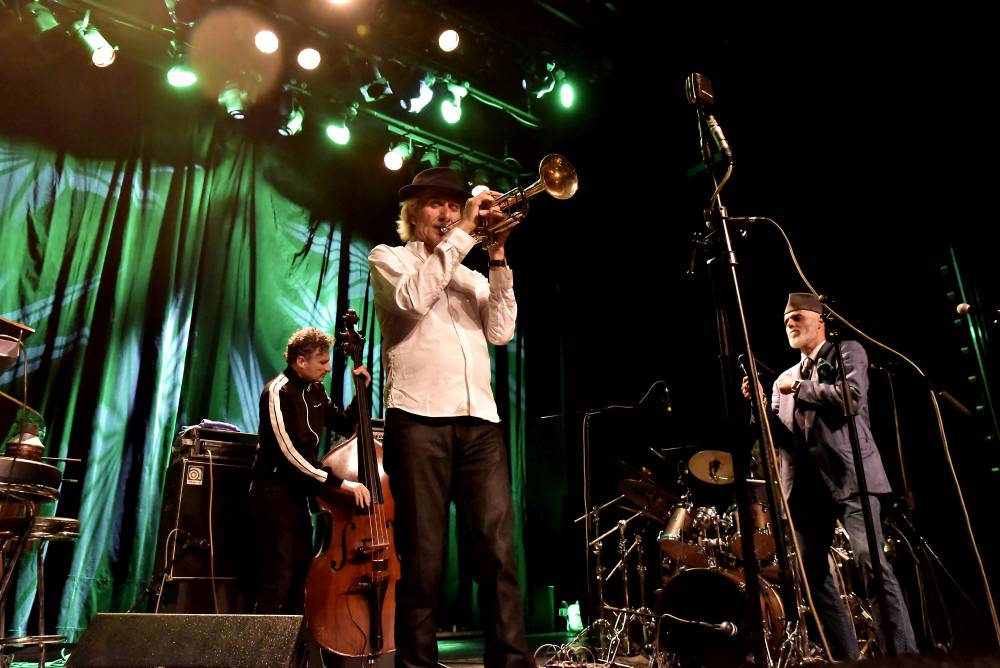 Jazzový trumpetista Erik Truffaz a rapper Nya strhli publikum v pražské Akropoli