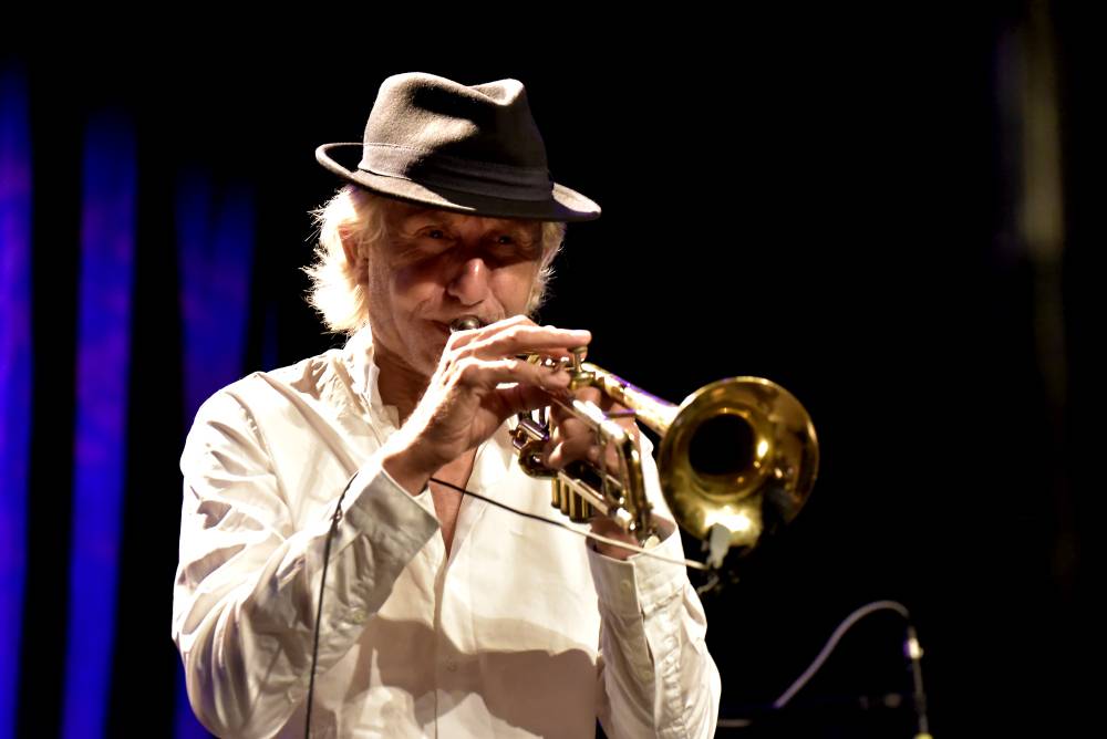 Jazzový trumpetista Erik Truffaz a rapper Nya strhli publikum v pražské Akropoli